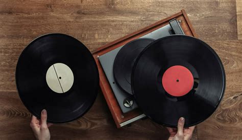 how do vinyl records play music? the impact of vinyl on modern music